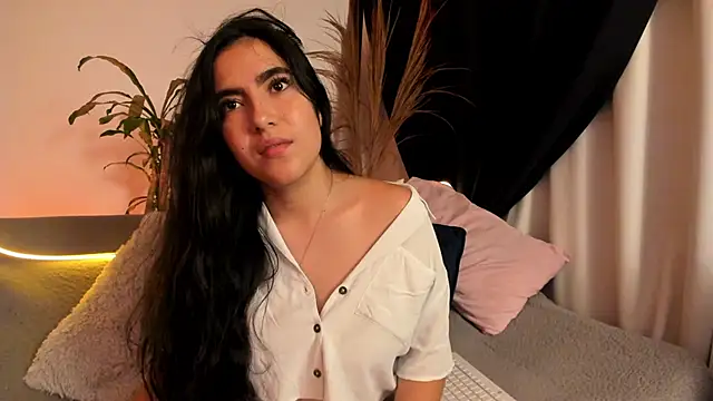 Snapshot of Serenity_Day chatting on February 5, 2026, 1:43 am Serenity Day online show from February 5, 2026, 1:43 am