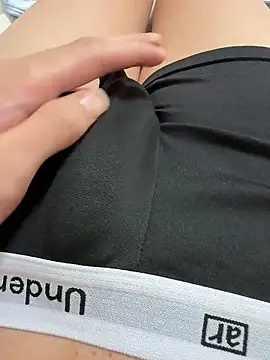 toooom845 online show from October 10, 2025, 7:46 pm