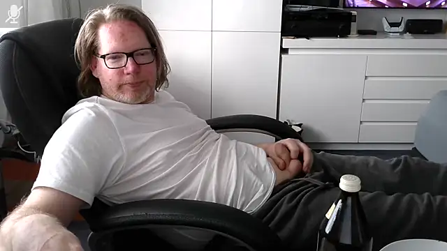 VSteph online show from April 18, 2026, 2:21 pm