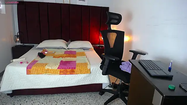 Zuzana21 online show from March 3, 2025, 4:03 pm