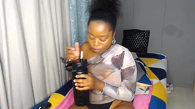 Sexyboobs330 online show from March 16, 2025, 3:47 am