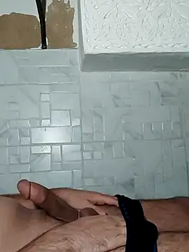 Snapshot of Mimoudik chatting on October 28, 2025, 9:39 pm Mimoudik online show from October 28, 2025, 9:39 pm