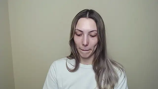 VanessaMay  online show from February 11, 2026, 4:45 pm