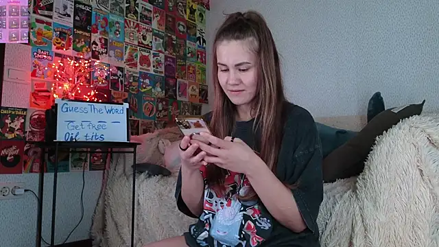 LittleLeen online show from September 9, 2025, 3:33 pm