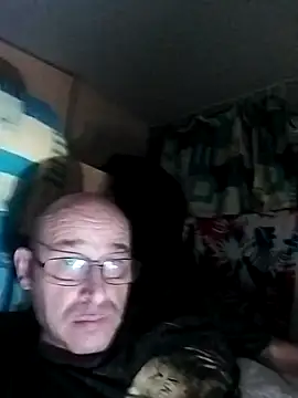 Kifkif012 online show from November 7, 2025, 2:33 am