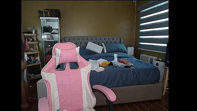 Snapshot of aya_saki chatting on March 11, 2025, 6:43 am aya saki online show from March 11, 2025, 6:43 am