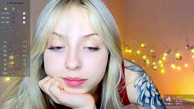 Snapshot of lavenderluxe chatting on January 7, 2025, 4:59 pm lavenderluxe online show from January 7, 2025, 4:59 pm