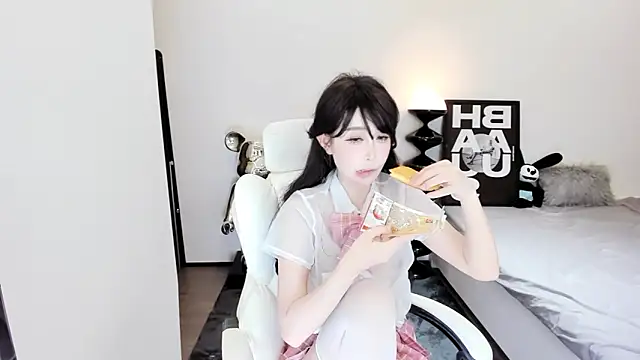 bdbdzs online show from February 19, 2025, 8:31 pm