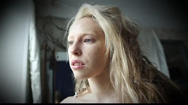 Snapshot of _Phantom_thread_ chatting on February 25, 2025, 8:58 am  Phantom thread  online show from February 25, 2025, 8:58 am