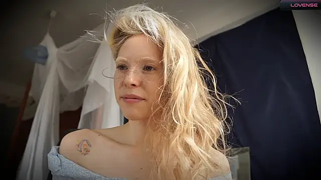 Snapshot of _Phantom_thread_ chatting on March 17, 2025, 12:35 pm  Phantom thread  online show from March 17, 2025, 12:35 pm