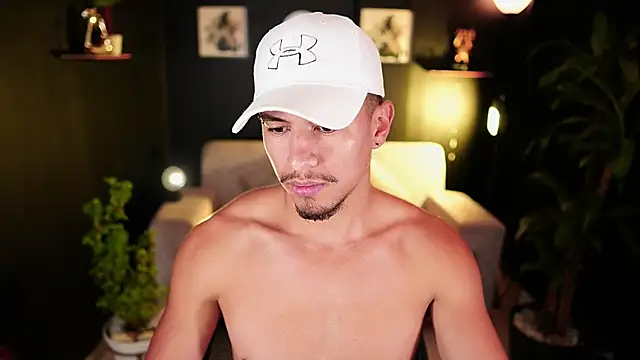 Aaronfox x online show from November 21, 2025, 9:08 am