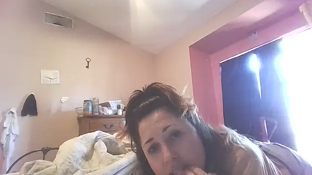 PompasPurpleriver online show from April 17, 2026, 10:24 pm