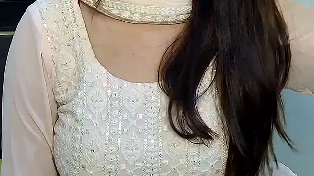 MIss-Naina online show from September 29, 2025, 10:53 am