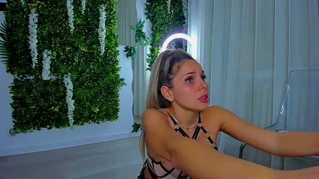 VivienCarter online show from October 21, 2025, 7:36 pm