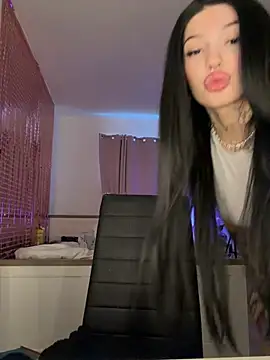 madelinexx online show from January 9, 2026, 9:01 am