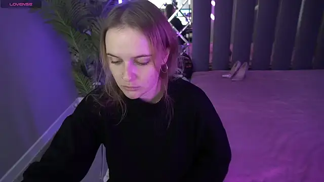 MaribelRiverr  online show from November 2, 2025, 6:38 am