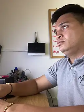 ahntony  69 online show from April 5, 2026, 10:07 pm