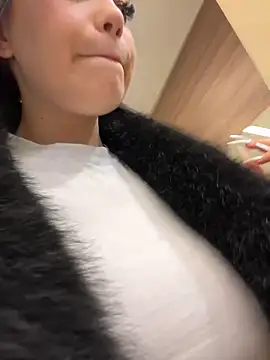 Chloe  Moon online show from January 10, 2025, 2:45 pm