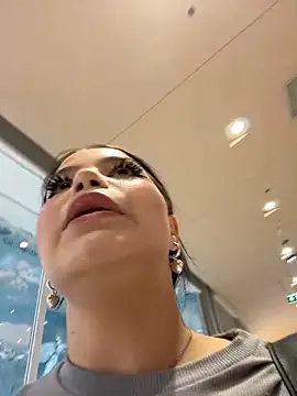 Chloe  Moon online show from March 9, 2025, 9:24 am