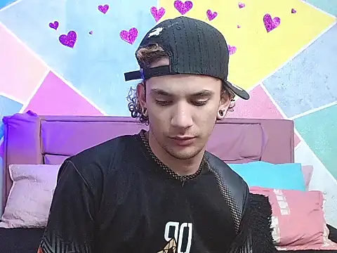 Snapshot of tylor_boy chatting on September 13, 2025, 2:22 am tylor boy online show from September 13, 2025, 2:22 am