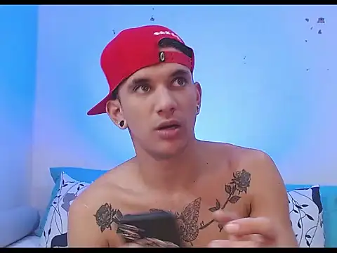 tylor boy online show from April 7, 2026, 9:48 pm