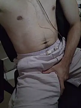 Snapshot of OliverWtdh chatting on February 9, 2026, 4:44 pm OliverWtdh online show from February 9, 2026, 4:44 pm