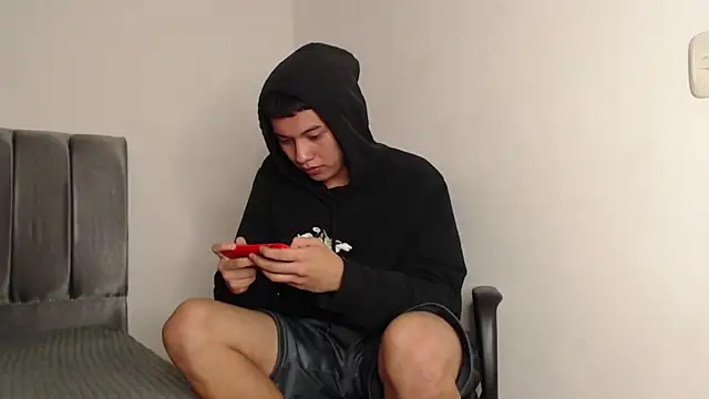 Snapshot of alex-lover chatting on March 6, 2025, 5:24 am alex-lover online show from March 6, 2025, 5:24 am