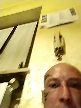 DizzyInitiator7 online show from April 20, 2026, 3:20 am