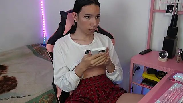 Snapshot of Flaream_angel chatting on January 3, 2025, 7:50 pm Flaream angel online show from January 3, 2025, 7:50 pm