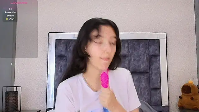 Marcelaa fox online show from January 3, 2025, 9:57 pm