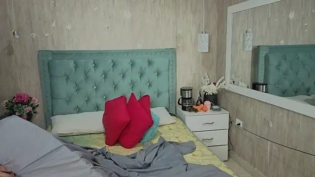 Marcelaa fox online show from April 16, 2026, 8:20 pm