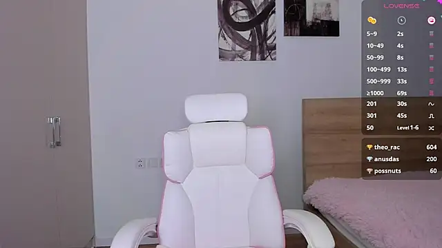 Snapshot of 1_love_8 chatting on February 5, 2025, 5:42 pm 1 love 8 online show from February 5, 2025, 5:42 pm