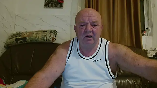 fullballs6 online show from December 16, 2025, 3:55 am