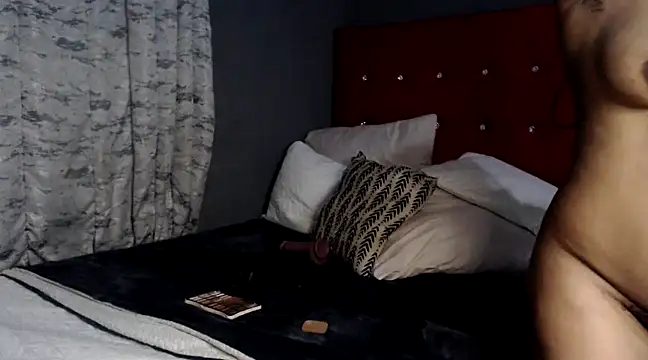 Foxybrownxx1 online show from March 7, 2025, 6:43 pm