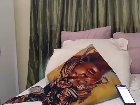 Foxybrownxx1 online show from September 25, 2025, 7:23 am