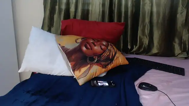 Snapshot of Foxybrownxx1 chatting on March 10, 2026, 4:56 pm Foxybrownxx1 online show from March 10, 2026, 4:56 pm
