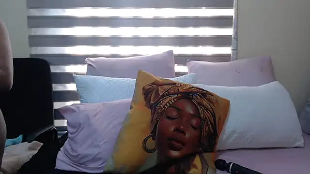 Snapshot of Foxybrownxx1 chatting on May 23, 2026, 1:48 pm Foxybrownxx1 online show from May 23, 2026, 1:48 pm