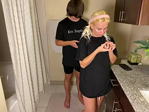 girlfriendmissy online show from April 19, 2026, 12:00 am