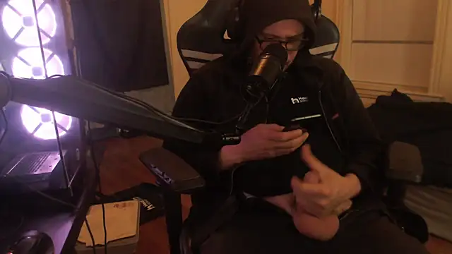 chicostick413 online show from September 21, 2025, 11:50 pm