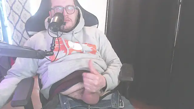 Snapshot of chicostick413 chatting on February 2, 2026, 2:38 pm chicostick413 online show from February 2, 2026, 2:38 pm