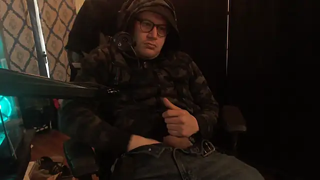 Snapshot of chicostick413 chatting on February 7, 2026, 1:59 pm chicostick413 online show from February 7, 2026, 1:59 pm