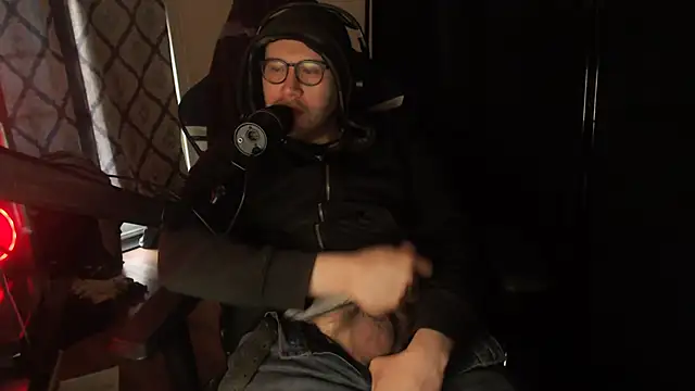 Snapshot of chicostick413 chatting on February 15, 2026, 1:41 pm chicostick413 online show from February 15, 2026, 1:41 pm