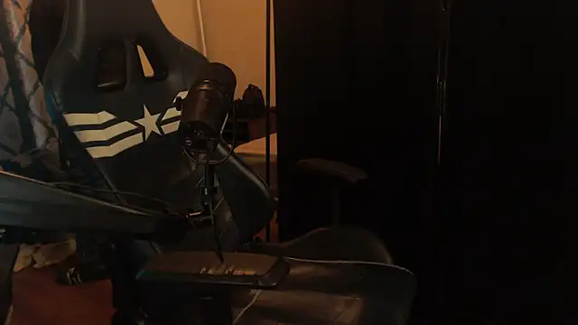 Snapshot of chicostick413 chatting on February 20, 2026, 12:38 pm chicostick413 online show from February 20, 2026, 12:38 pm