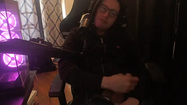 Snapshot of chicostick413 chatting on February 26, 2026, 3:00 pm chicostick413 online show from February 26, 2026, 3:00 pm