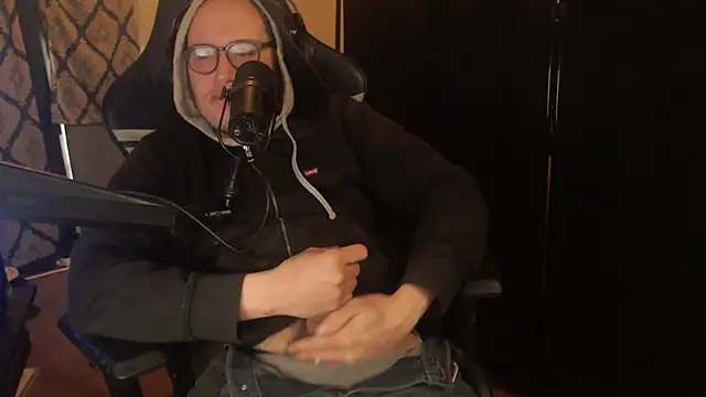 Snapshot of chicostick413 chatting on March 3, 2026, 1:28 pm chicostick413 online show from March 3, 2026, 1:28 pm