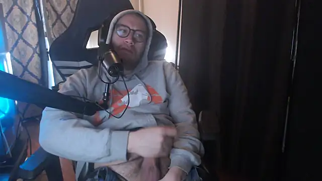 Snapshot of chicostick413 chatting on March 24, 2026, 12:10 pm chicostick413 online show from March 24, 2026, 12:10 pm