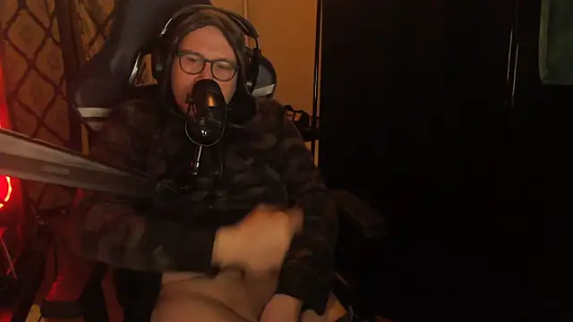 Snapshot of chicostick413 chatting on March 25, 2026, 12:38 am chicostick413 online show from March 25, 2026, 12:38 am