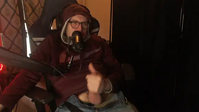 Snapshot of chicostick413 chatting on March 26, 2026, 8:14 pm chicostick413 online show from March 26, 2026, 8:14 pm