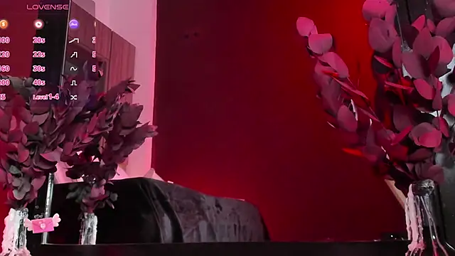 KylieMaxwell online show from September 12, 2025, 8:20 pm