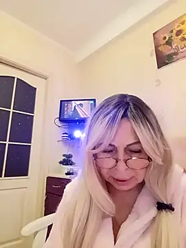 Snapshot of SusieNoreen chatting on October 26, 2025, 1:00 am SusieNoreen online show from October 26, 2025, 1:00 am